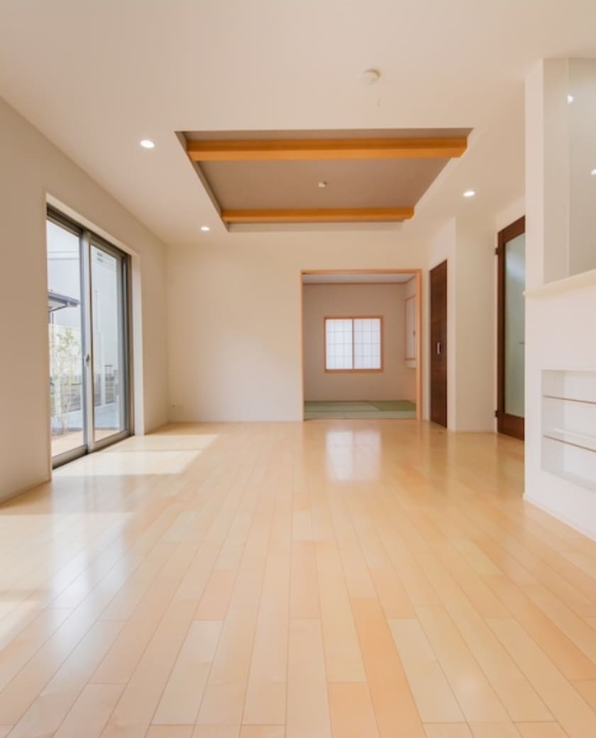 広々とした空の部屋